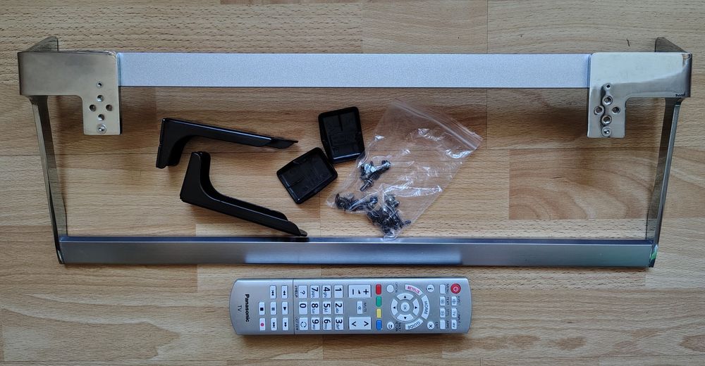 Podstawa telewizora Panasonic + pilot