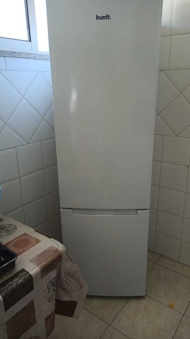 Frigorifico - Marca: Kunft em bom estado