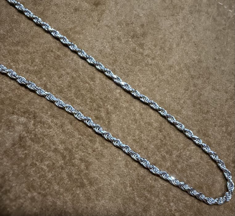 Fio em prata de senhora