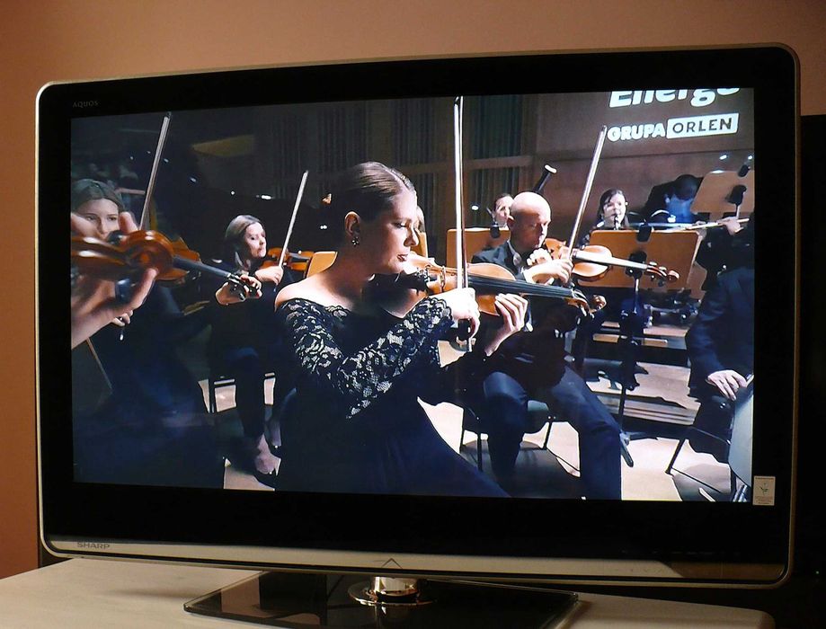 Telewizor SHARP AQUOS QUATTRON 40”  LC – 40LE820E - WARTO !!!