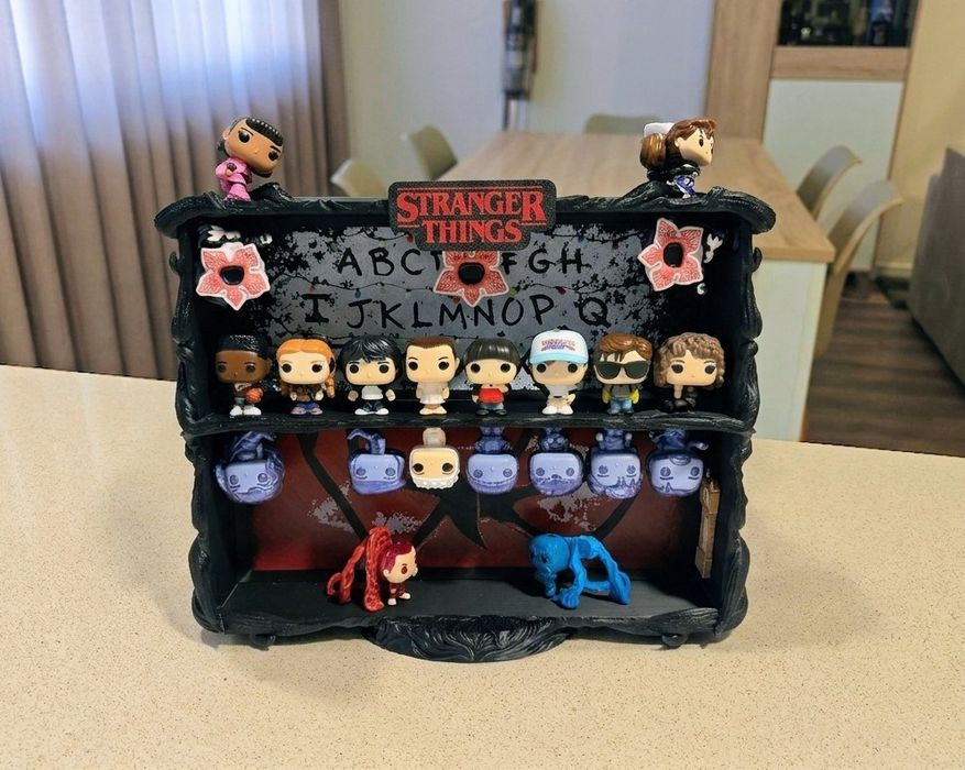 Expositor Stranger Things Kinder Joy Funko Pop!