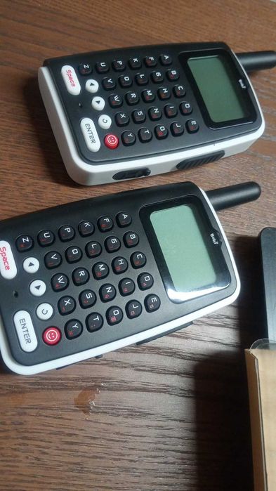 Walkie-Talkie Messenger Buki France TW04 (Voz + Mensagens SMS - Recarregável)