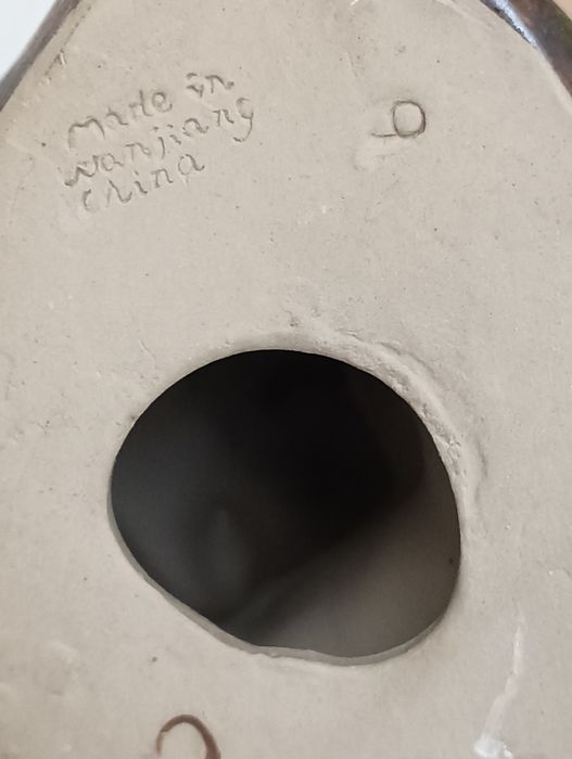 Enorme pescador em argila chinesa, marcado