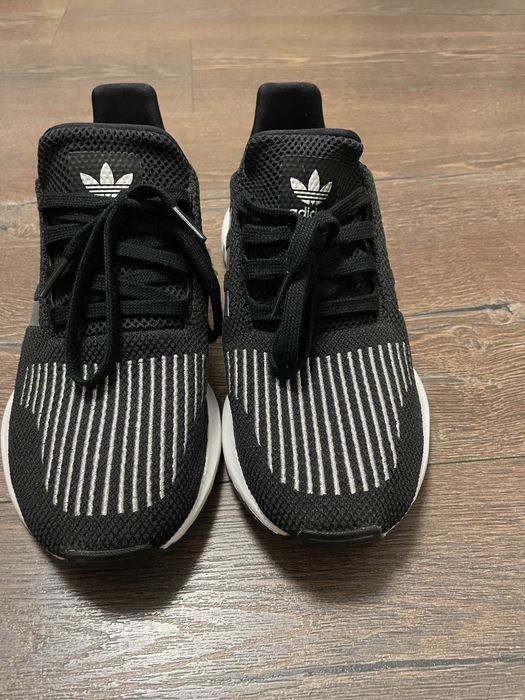 Кросівки adidas 38 розмір нові