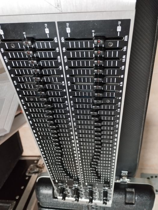 Behringer FBQ6200HD nova