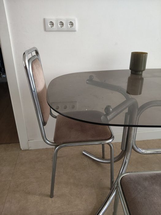 Mesa com 3 cadeiras