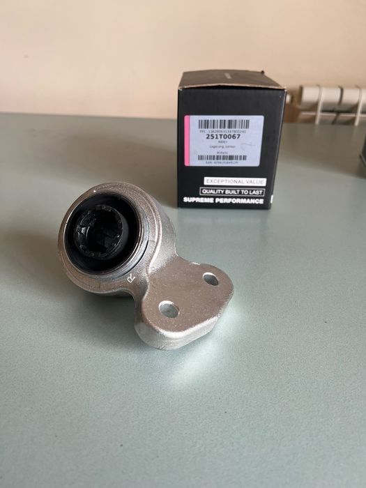 Casquilho suspensão direito Série 3/Z4