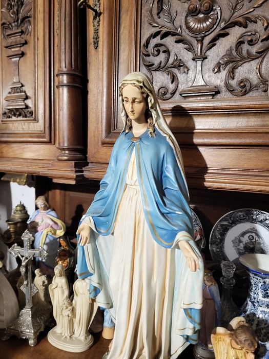Stara duża figura Matki Bożej Maryja Niepokalana