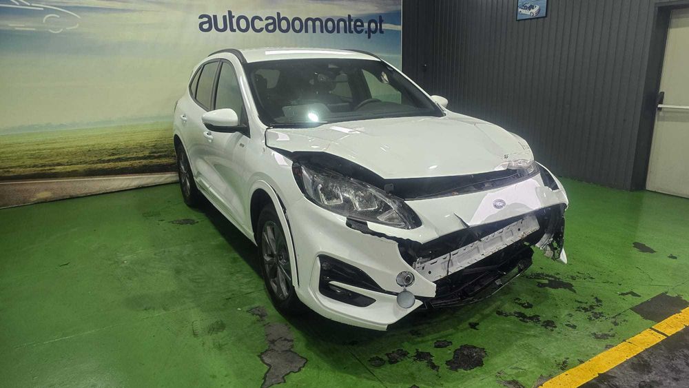 Ford Kuga 2.5 PHEV ST-LINE  -  Salvado