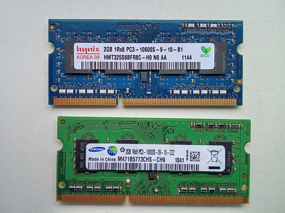 Два модулі DDR3 2Gb для ноутбука (pc3-10600s-9-10)