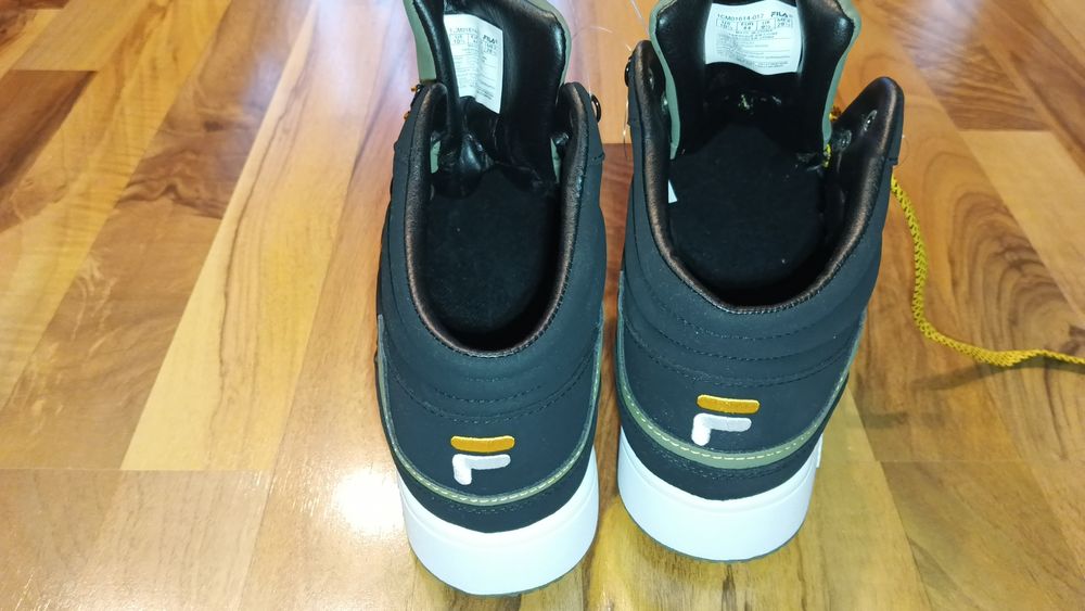 Продам зимние кроссовки