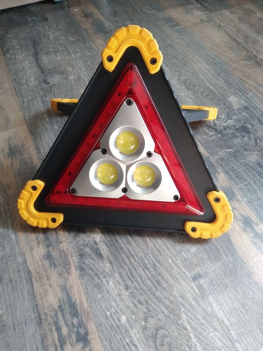 Лампа трикутна мультифункціональна W838
