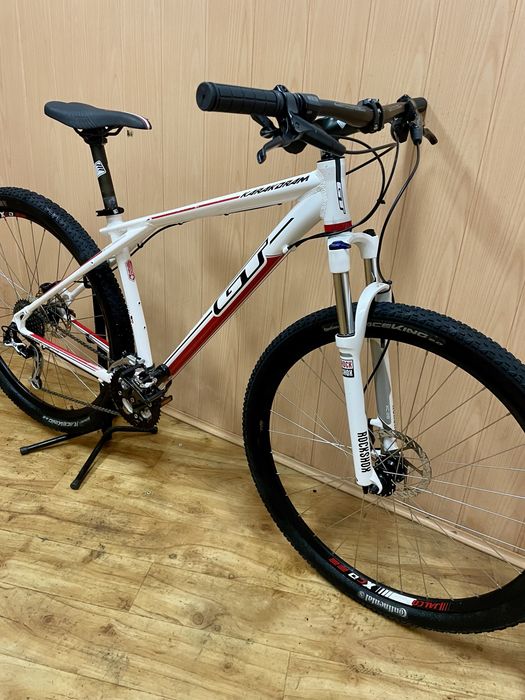 Bicicleta GT karakoram 29