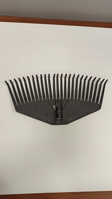 Grabie do liści Fiskars Solid M
