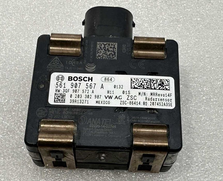 Дистроник Радар Volkswagen Passat  B9  USA  2020-   561907567A