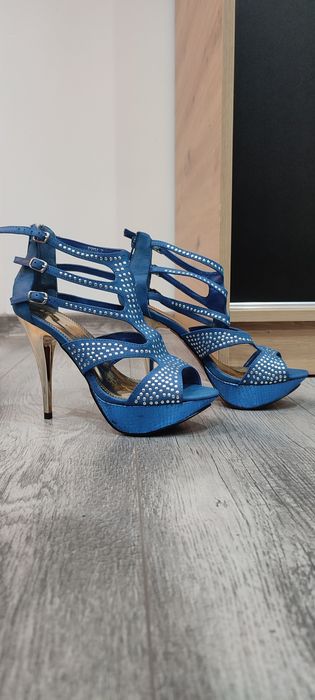 Szpilki, buty na wysokim obcasie, platformie