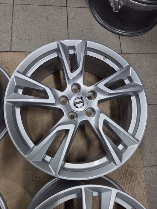 felgi aluminiowe 18" 5x108 7,5x18 ET 50,5 VOLVO FORD