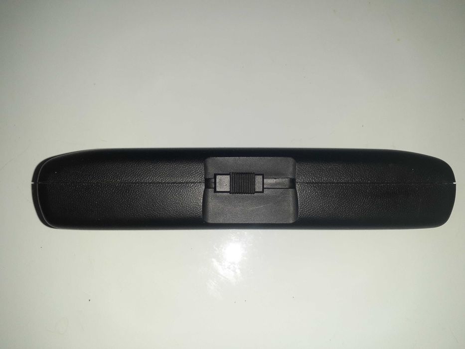 Caixa proteção de painel frontal de autorádio marca Honda.