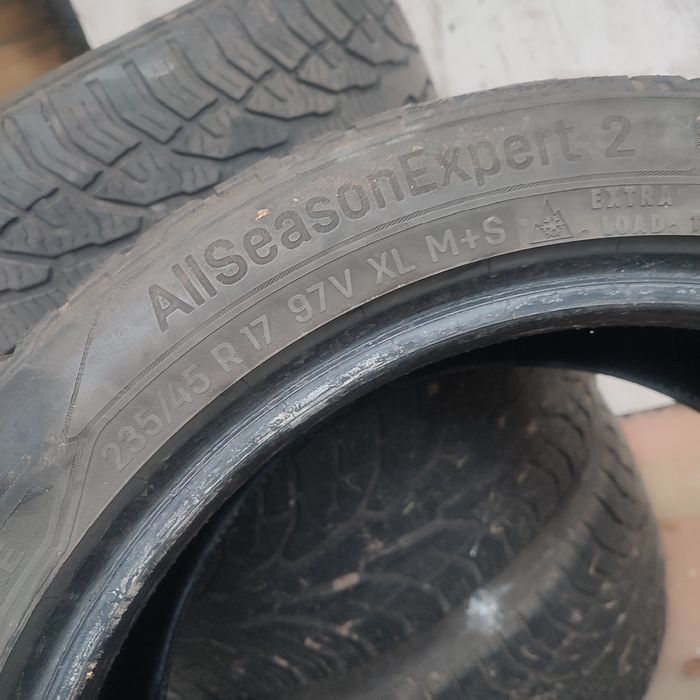 Uniroyal całoroczne 235/45/17