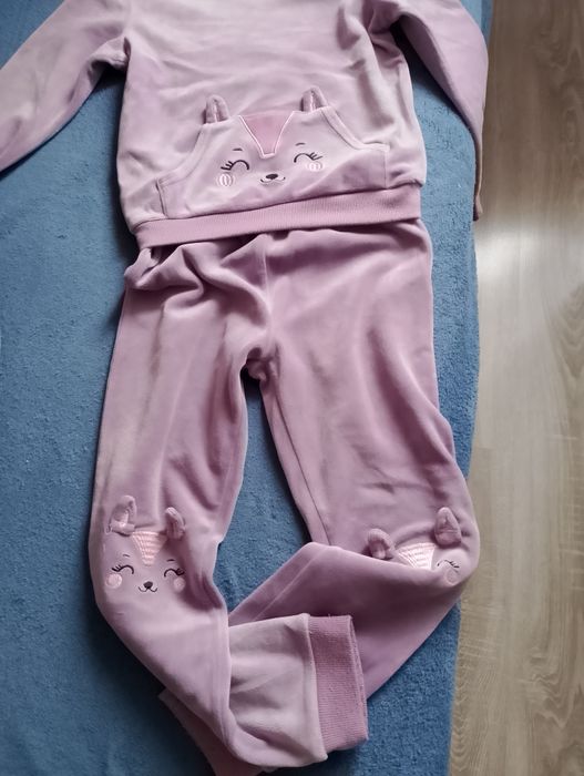 Oddam dresik za Kinder jajo