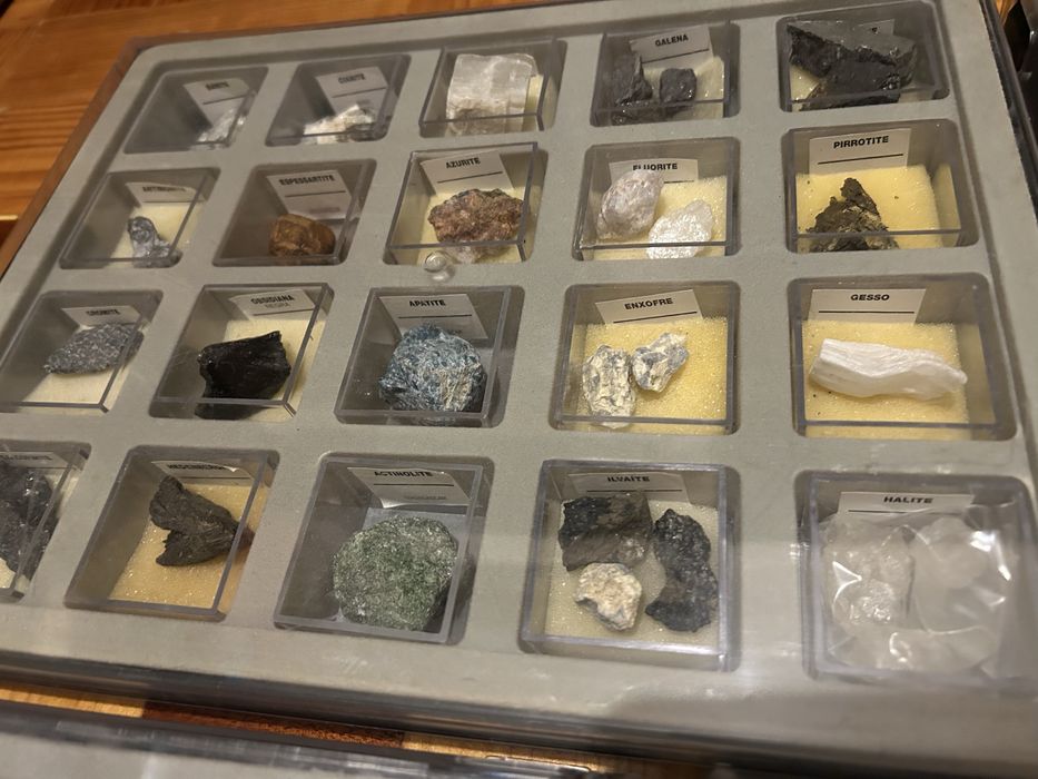 Coleção de Minerais e Pedras Preciosas