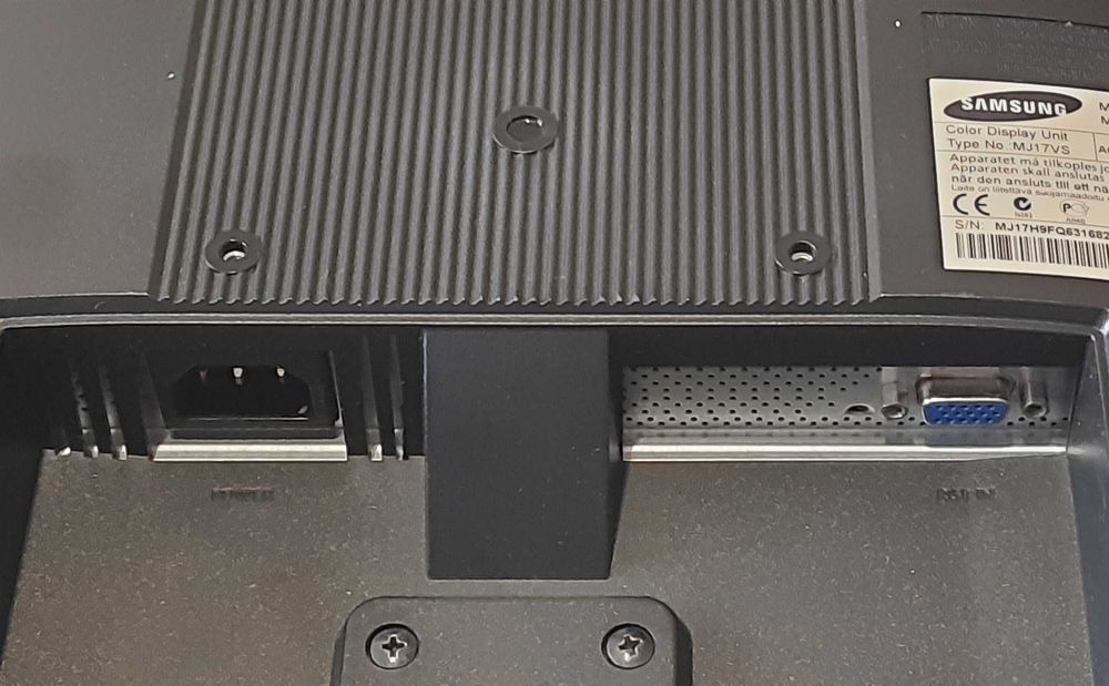 Монитор 17" Samsung 720N