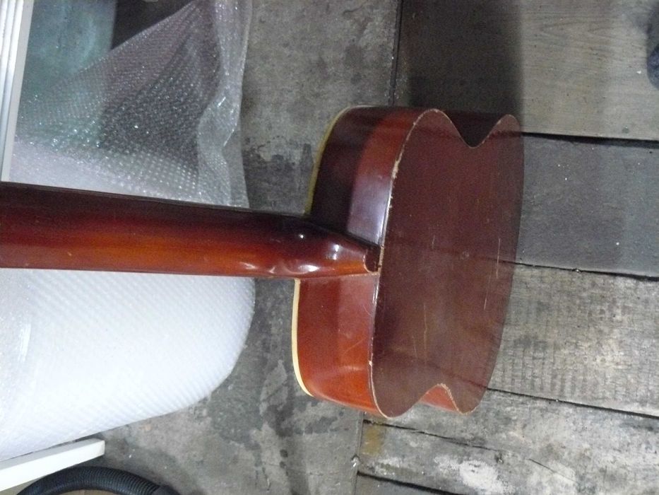 Stara gitara klasyk pudło ,,Defil,, z Lubina 1973 r.