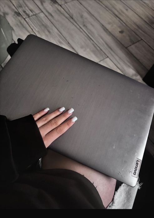 Laptop lenovo lekki fajny