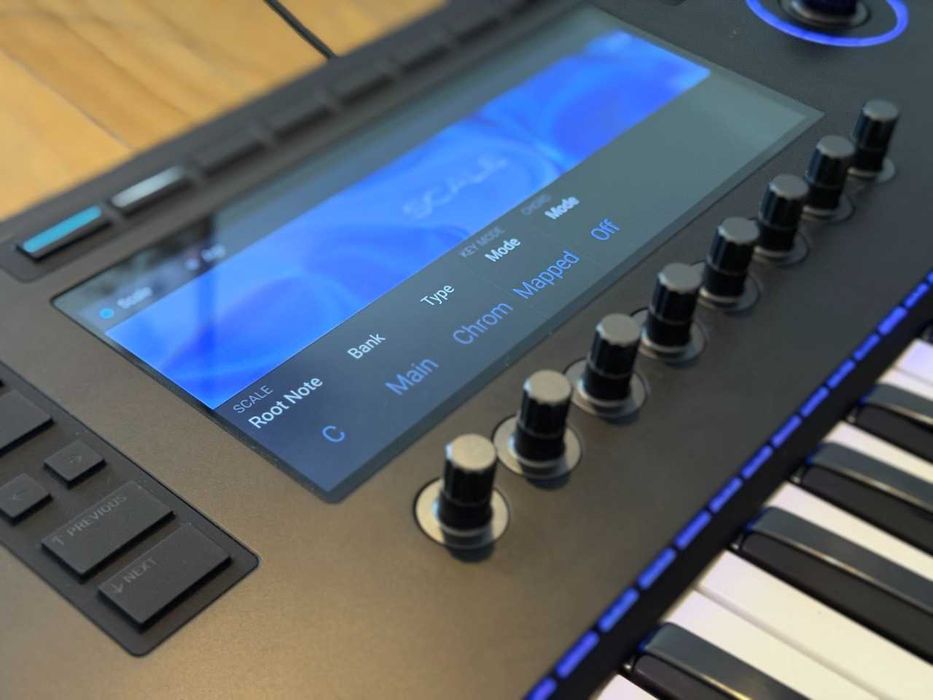 Native Instruments Kontrol S49 MK3 - Como Novo (só usado em casa)