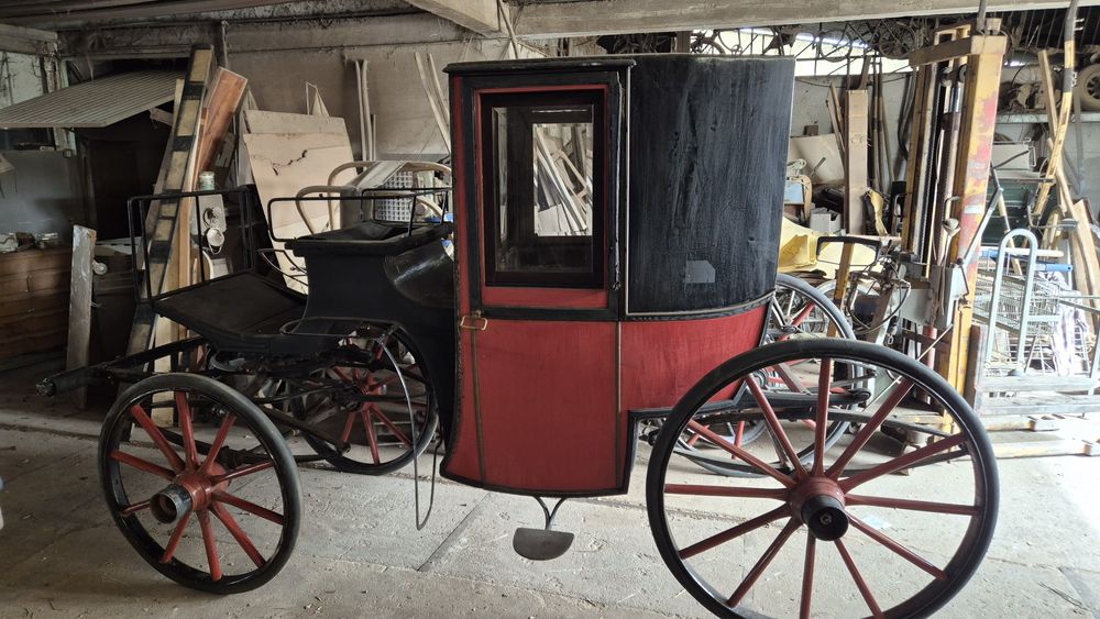 Coche modelo coupê.