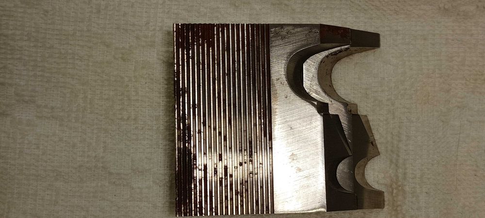 Głowica frezarska do drewna na noże {frezy} ryflowane