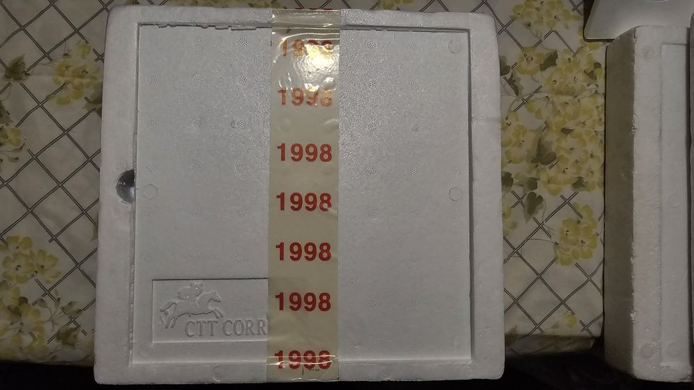 Livro "Portugal em Selos" completo - 1998