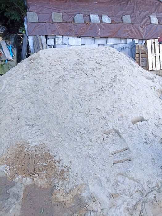 Piach zasypowy wiślany czarnoziem beton kruszony prace ziemne