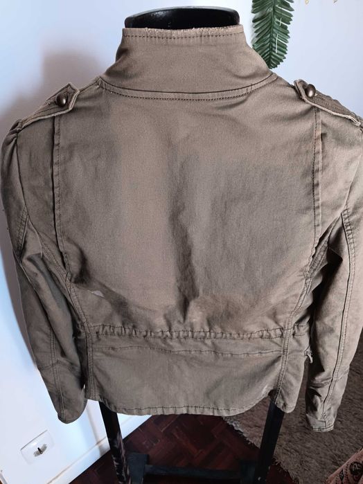 Parka estilo militar Bershka M