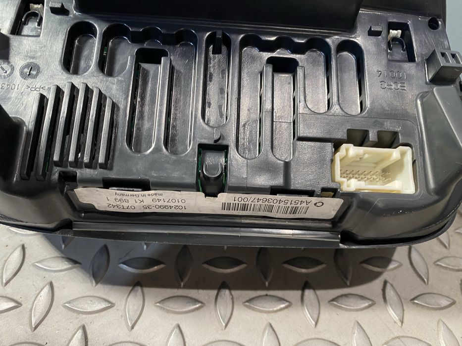 Quadrante conta kms smart 451 0.8 CDI A4515403647/001
