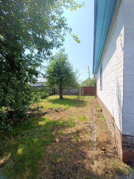 Цегляний будинок в с. Боромики