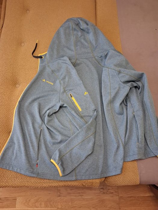 Кофта з капюшоном .