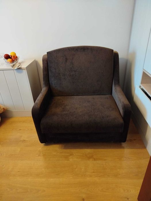 Fotel amerykanka z funkcją spania i pojemnikiem – stan dobry – Olsztyn