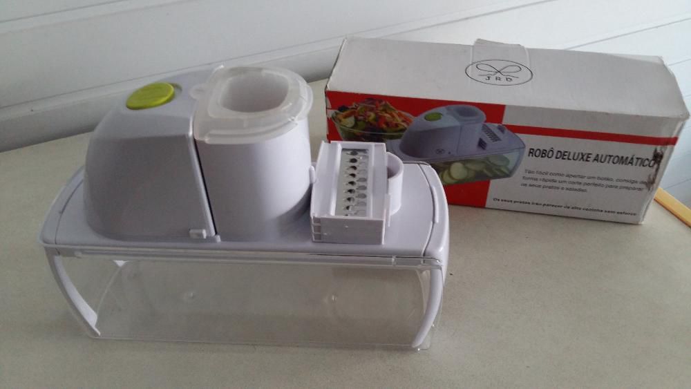 Robô Corta Legumes novo com pilhas