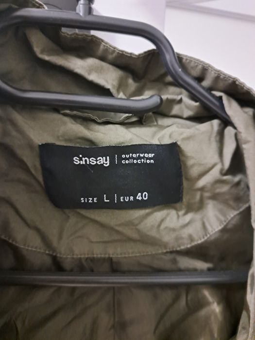 Płaszcz krótki parka khaki Sinsay L 40