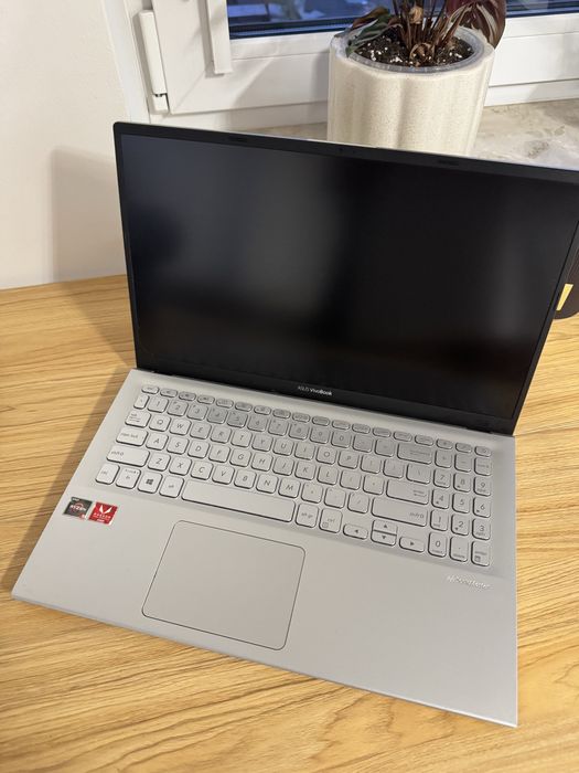 ASUS VivoBook 15 X512DA | Ryzen 5 | 8GB RAM | 512GB SSD | Zadbany