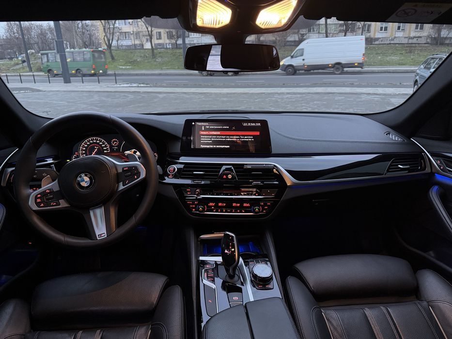 BMW 5 G30 БМВ 5 3.0 дизель полный привод!