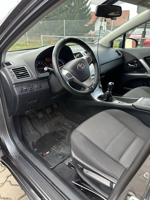 Toyota Avensis III (T27) FaceLift 1.8 benzyna