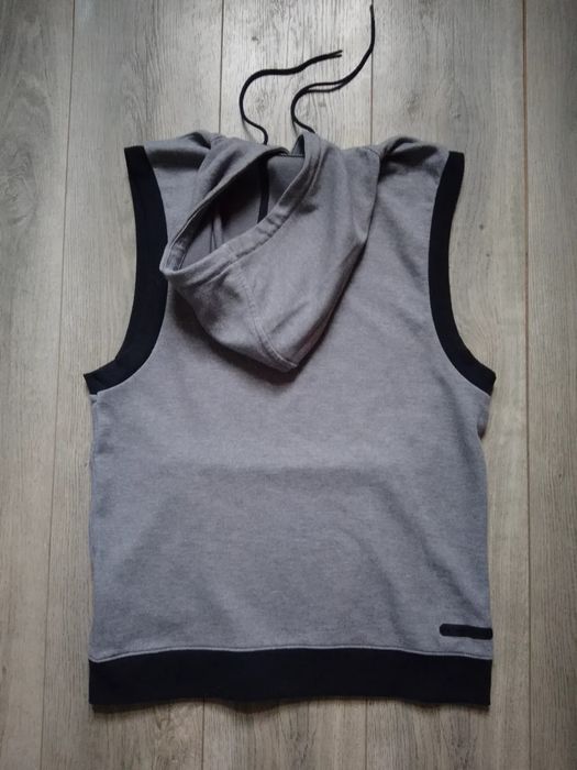 Under Armour рр М оригинал жилетка худи футболка шорты