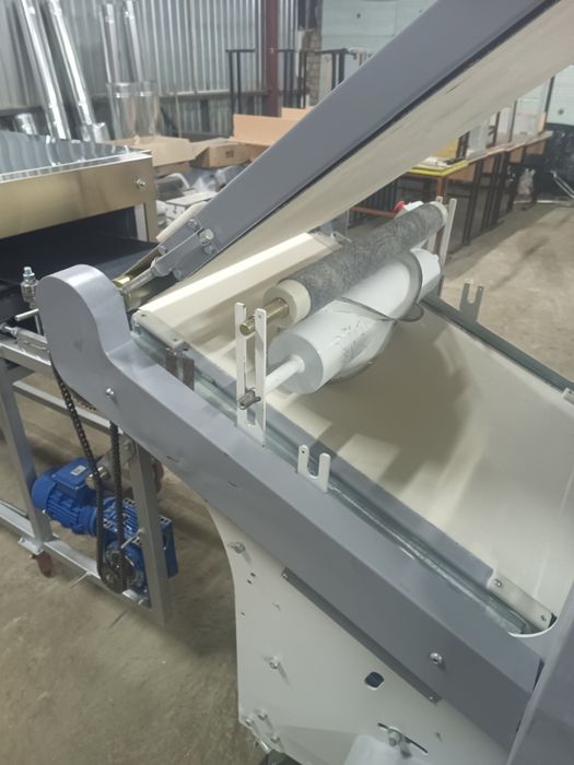 В НАЯВНОСТІ лінія для лаваша