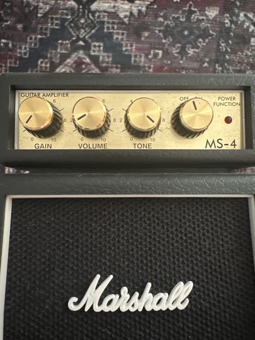 Mini Coluna Marshall ms4 para Guitarra eletrica