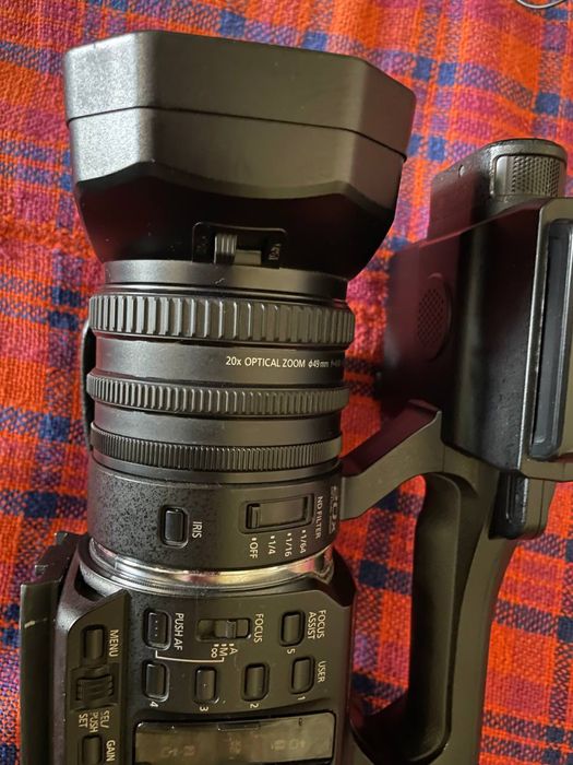 Продам 4К відеокамеру Panasonic  X1000 (HC-X1000EE-K)