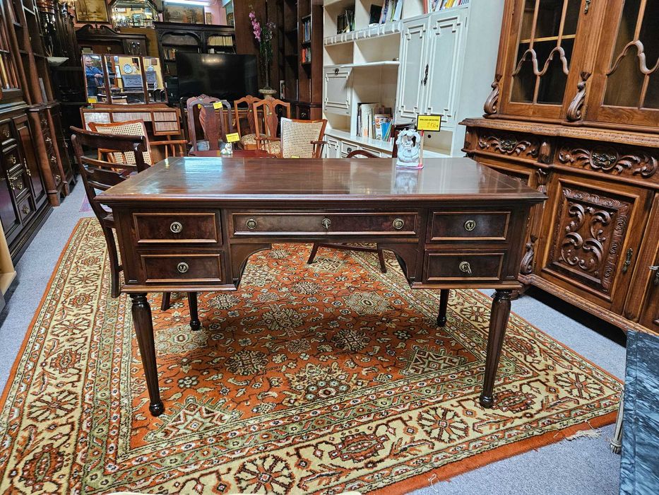 Secretária clássica com gavetas - Bom estado geral