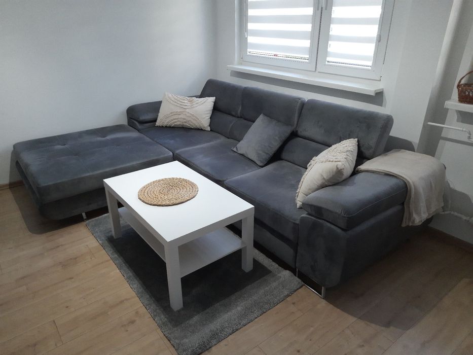 Narożnik w dobrym stanie.