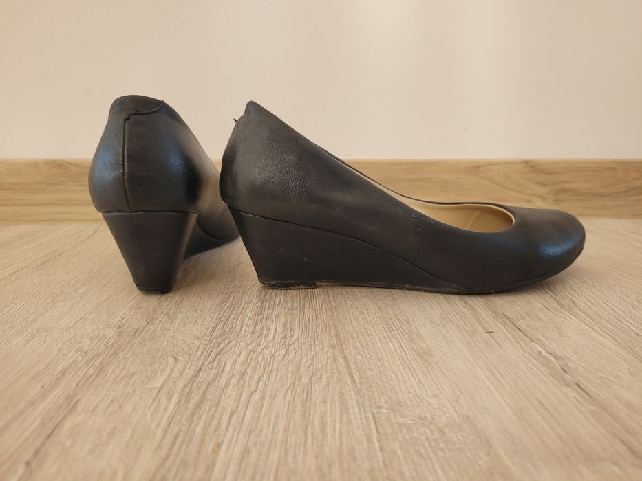 czarne buty na koturnie rozm 36